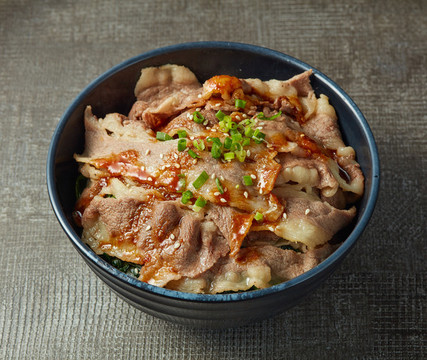 日式肥牛飯