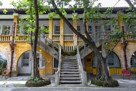 老式蘇聯(lián)風(fēng)格建筑