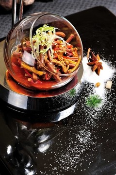 撈汁養(yǎng)生蕨菜