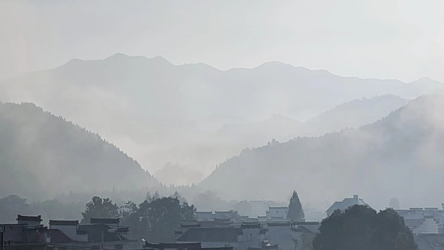 黃山山區(qū)早晨的云霧