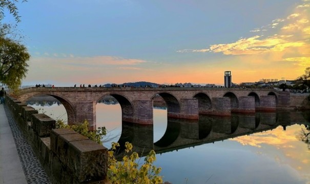 黃山市屯溪區(qū)的鎮(zhèn)海橋
