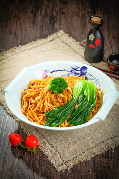原味蔬菜手工燴面