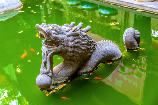 中國(guó)廣西柳州龍?zhí)豆珗@雷塘廟