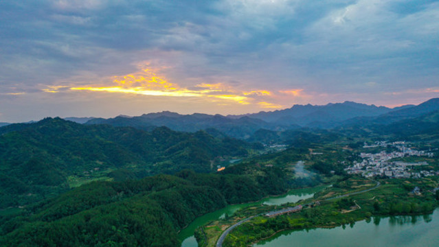龍湖濕地天空