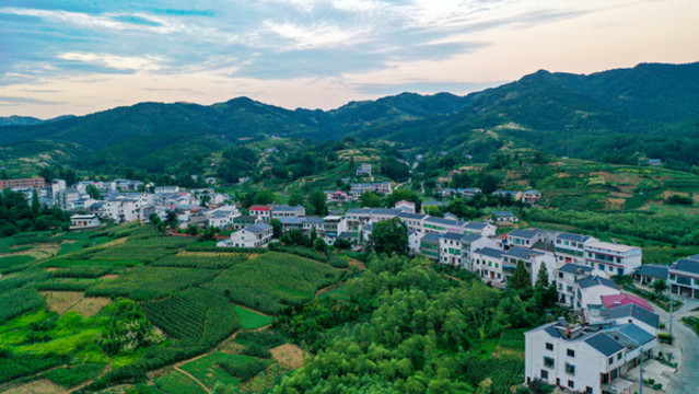 龍湖濕地鄉(xiāng)村風(fēng)光