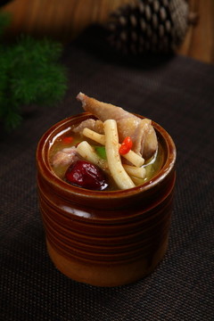 藥膳燉土雞盅