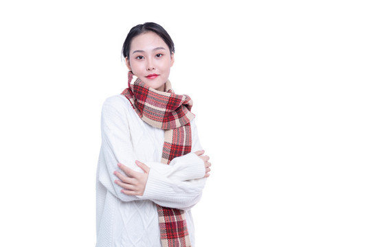 穿冬季服裝寒冷的女性