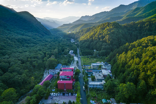 秦嶺山