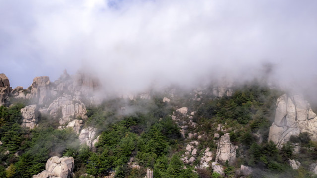 航拍青島嶗山奇峰怪石