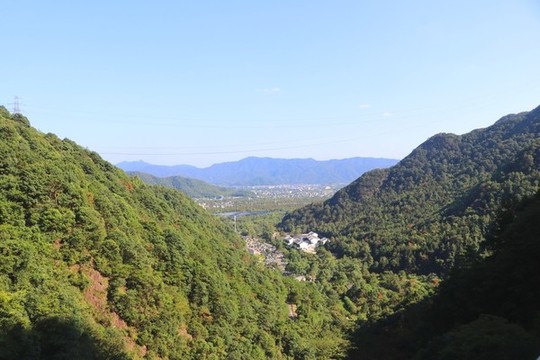 梁皇山