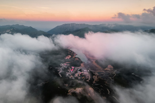 云中偷窺