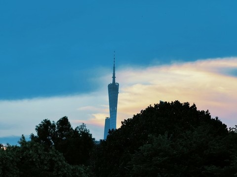 彩色的廣州塔