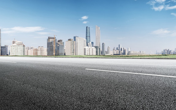道路地面和金融區(qū)建筑