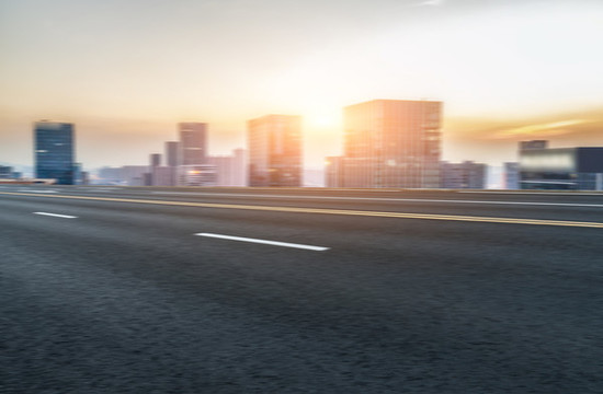 高速公路和城市風(fēng)光