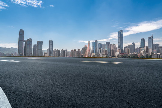 前進的道路和現(xiàn)代建筑