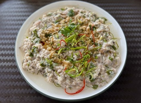 崩大碗蒸肉餅