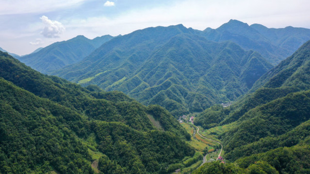 洞賓群山