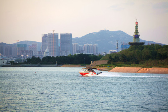 海濱城市風光