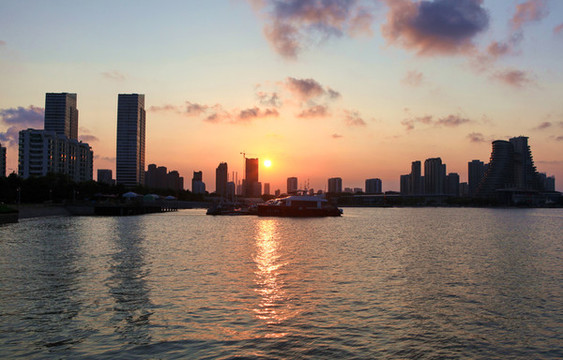 海濱城市風(fēng)光