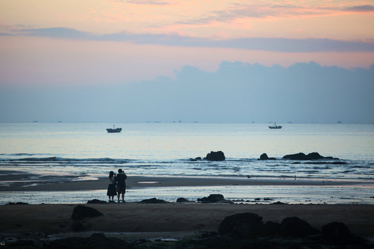 海濱晨色