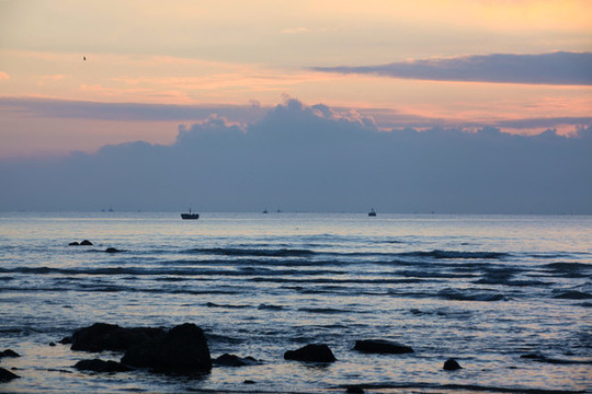 海濱晨色