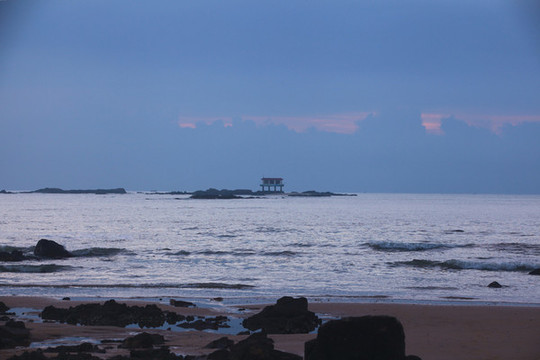 海濱晨色