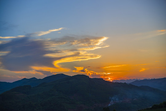 早晨陽(yáng)光自然風(fēng)光