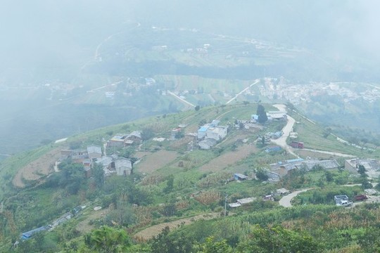 云霧下的鄉(xiāng)村