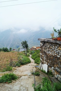 云霧山村