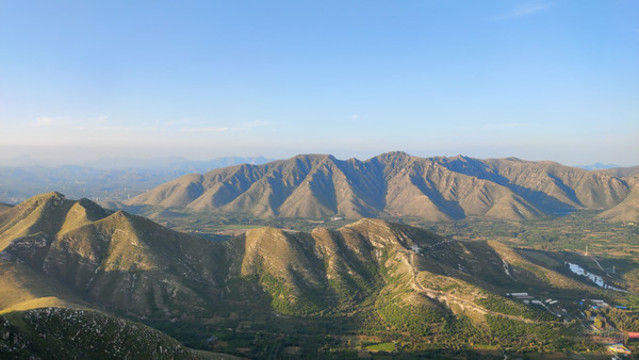 朝霞晚霞山巒剪影