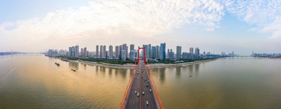 航拍武漢鸚鵡洲長江大橋全景圖