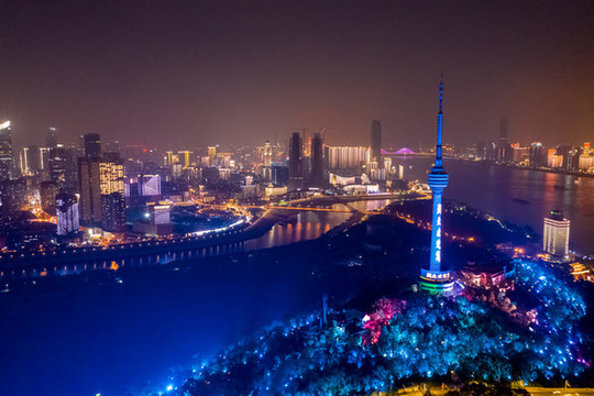 航拍武漢龜山電視塔夜景燈光秀