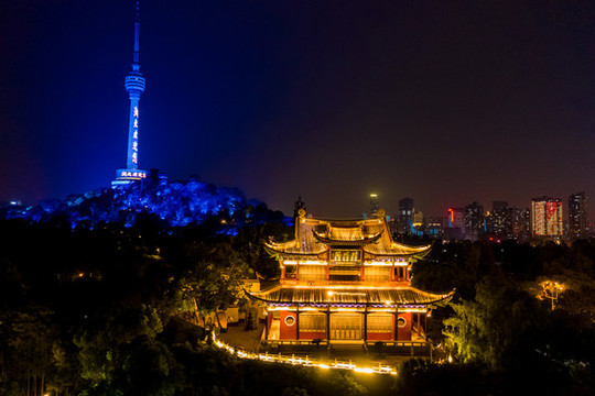 航拍武漢晴川閣景區(qū)夜景燈光秀