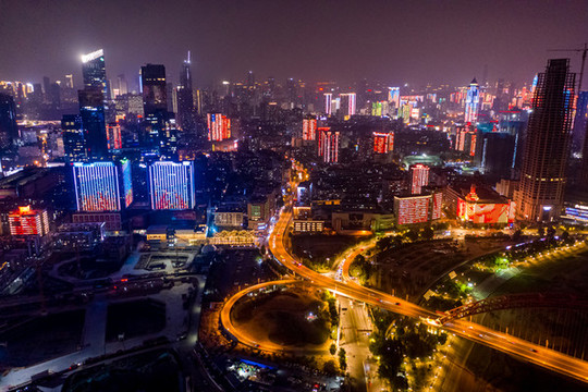 航拍武漢江灘建筑群夜景燈光秀