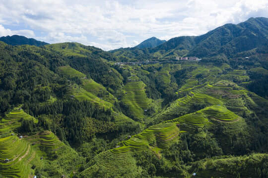 山區(qū)自然風(fēng)光