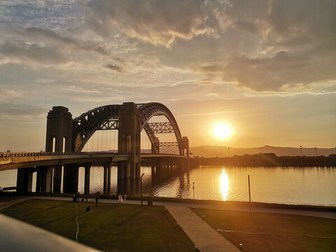 夕陽下的太原晉陽橋