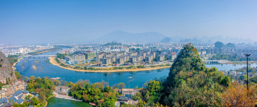 中國廣西桂林疊彩山全景風(fēng)光