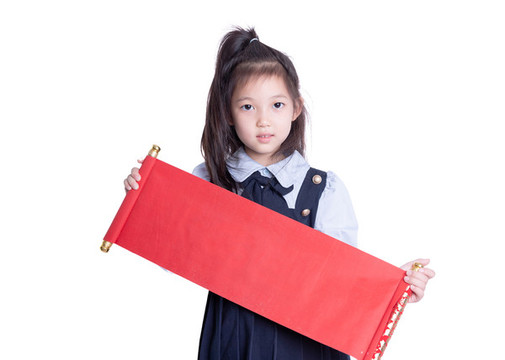 拿著對聯(lián)橫幅的學(xué)生裝女孩