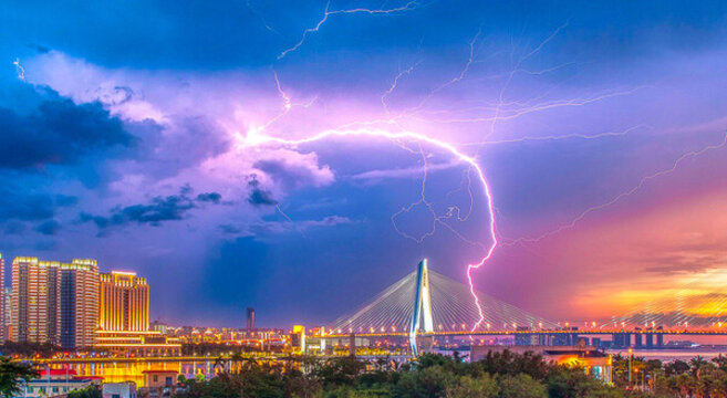 閃電