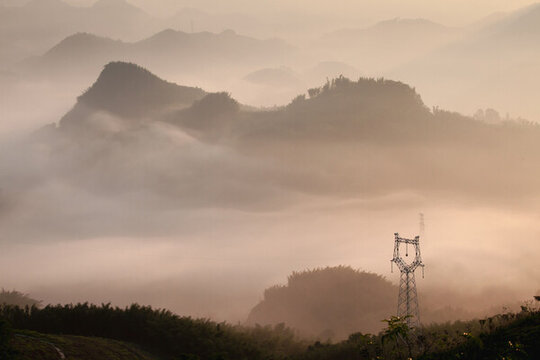 宜賓長寧雙河鎮(zhèn)朝霞云霧山巒