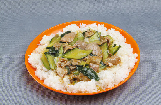 瓜片蓋飯