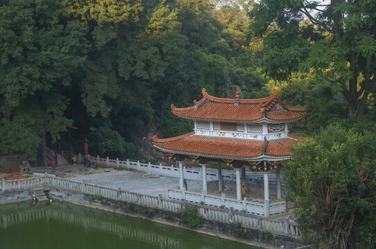 雪峰寺涼亭水池