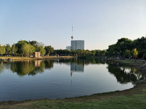 湖面風(fēng)景