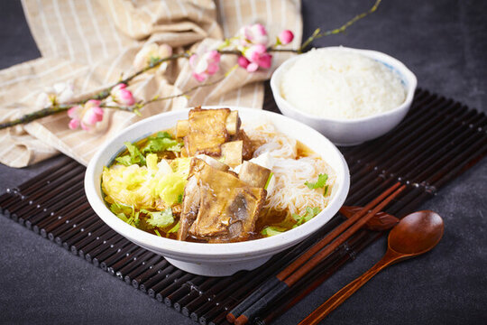 排骨飯