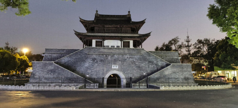 儀征鼓樓全景