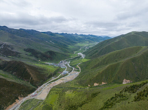康定貢嘎山鎮(zhèn)上木居村航拍