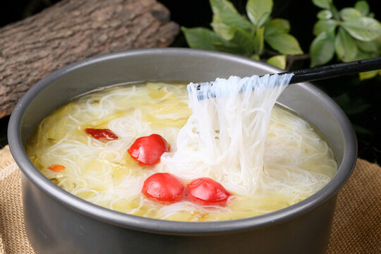 酸菜粉絲湯