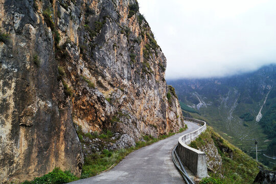 山峰山路