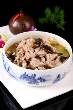 酸菜水滑肉