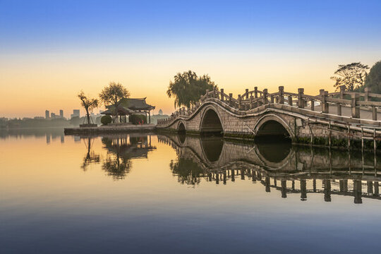 濟南大明湖玉帶橋